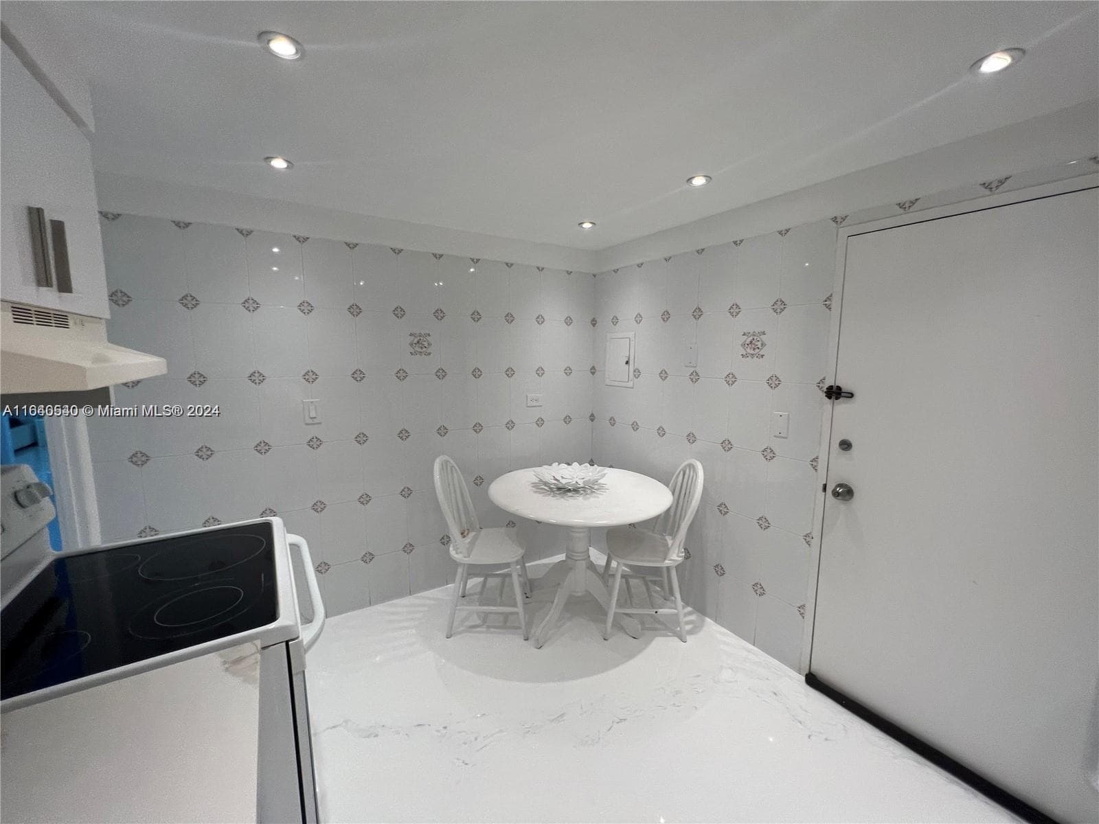 5555 Collins Ave 7T photo 8