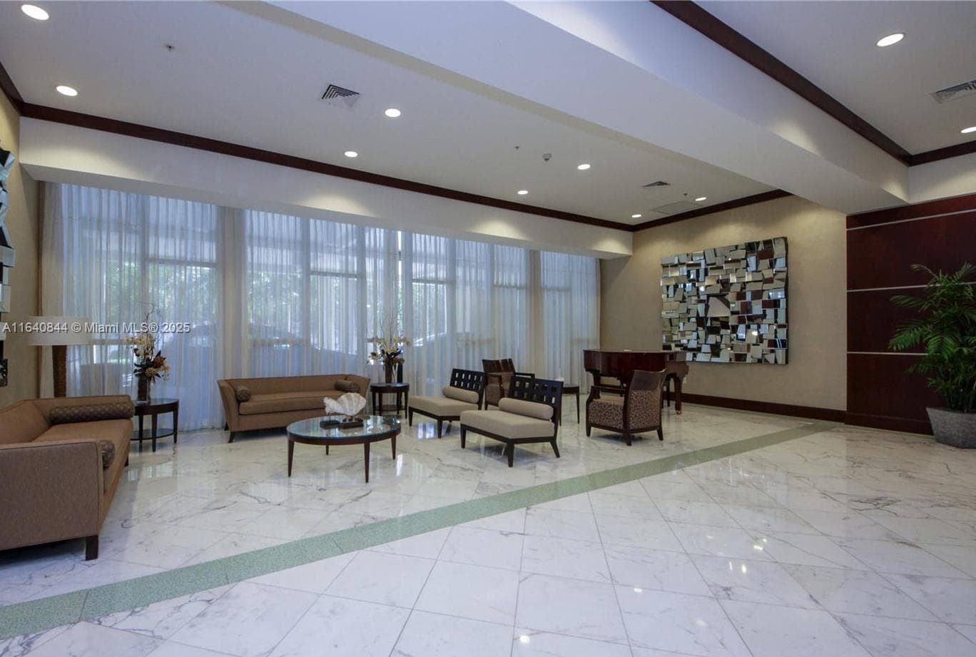 16699 Collins Ave 2006 photo 4