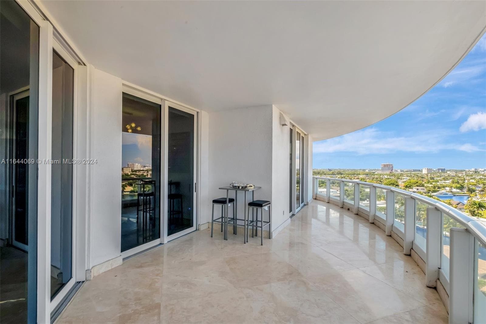 21200 Point Pl 1204 photo 18