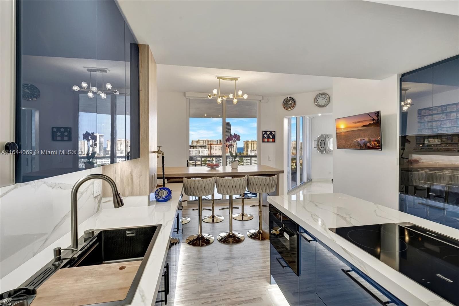 21200 Point Pl 1204 photo 25