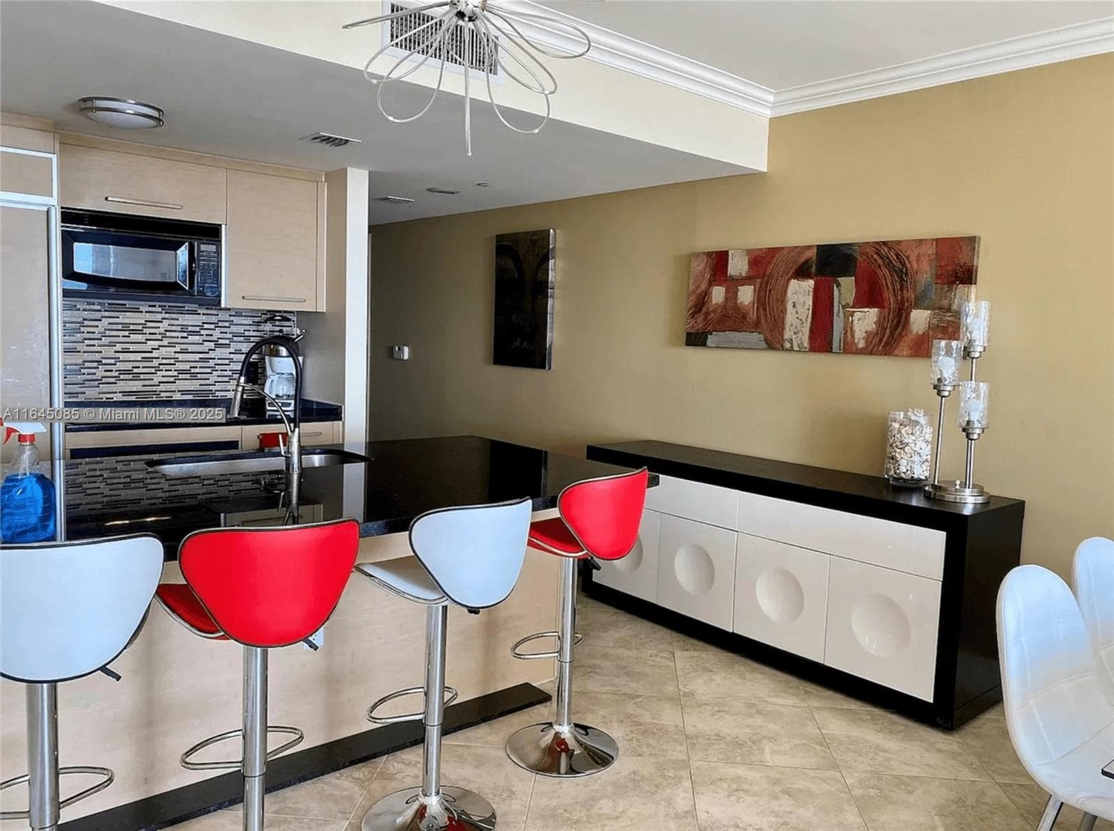 1850 Ocean Dr 5