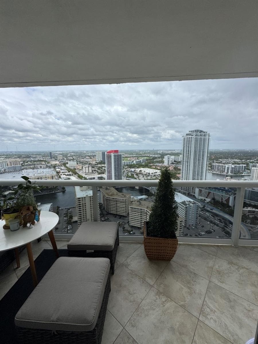 1850 Ocean Dr 3809 photo 24