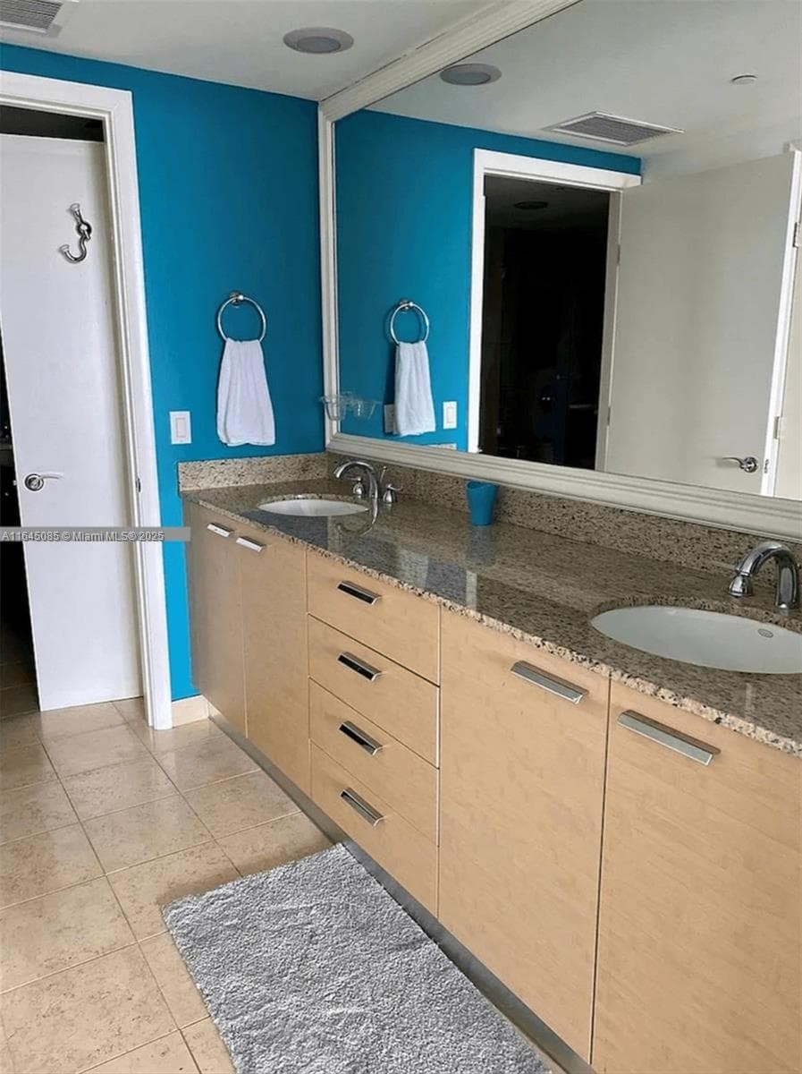 1850 Ocean Dr 3809 photo 19