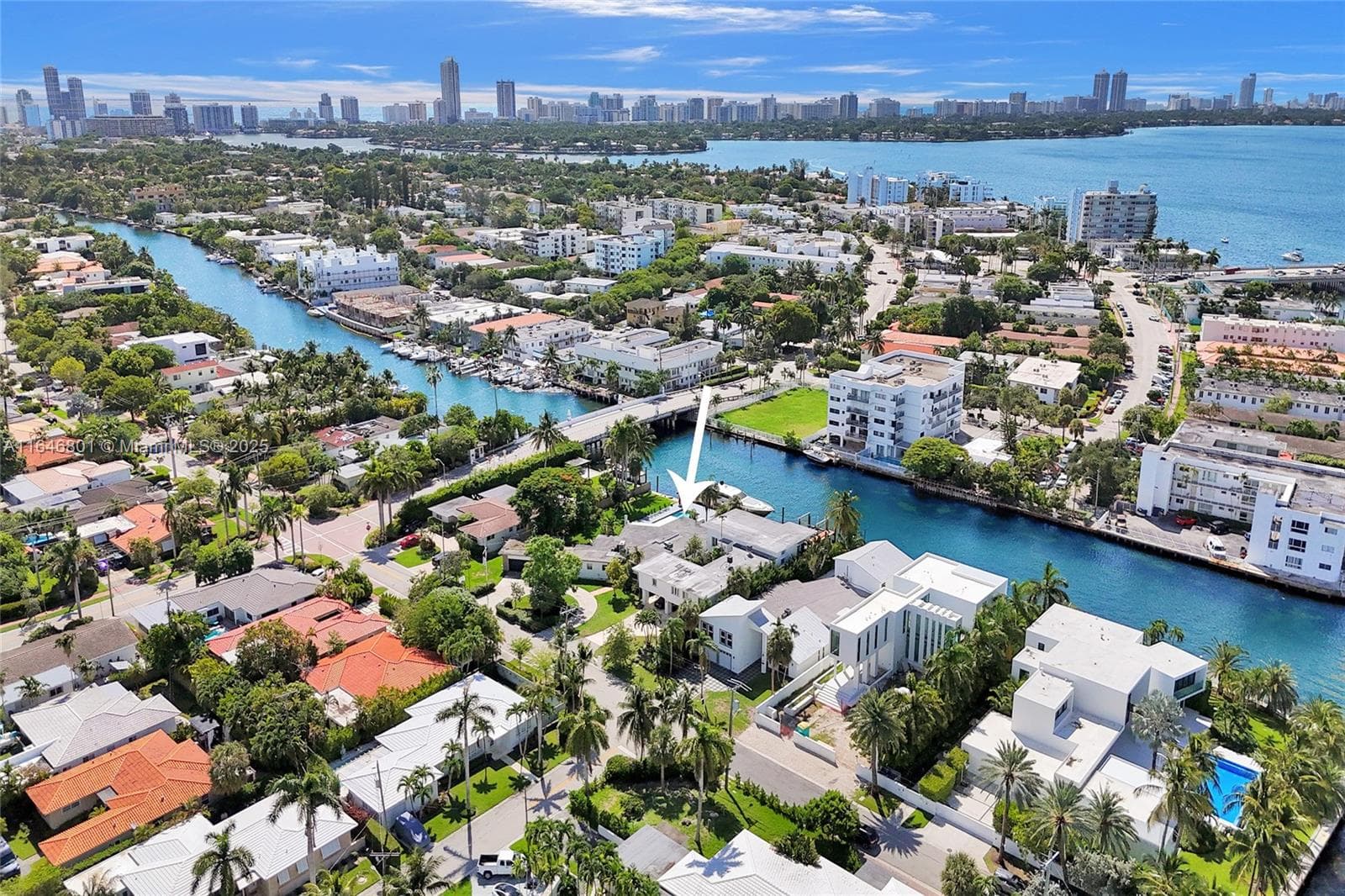 1020 Shore Dr 3