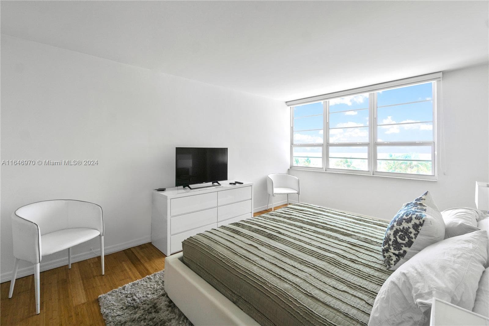100 Lincoln Rd 548 photo 15