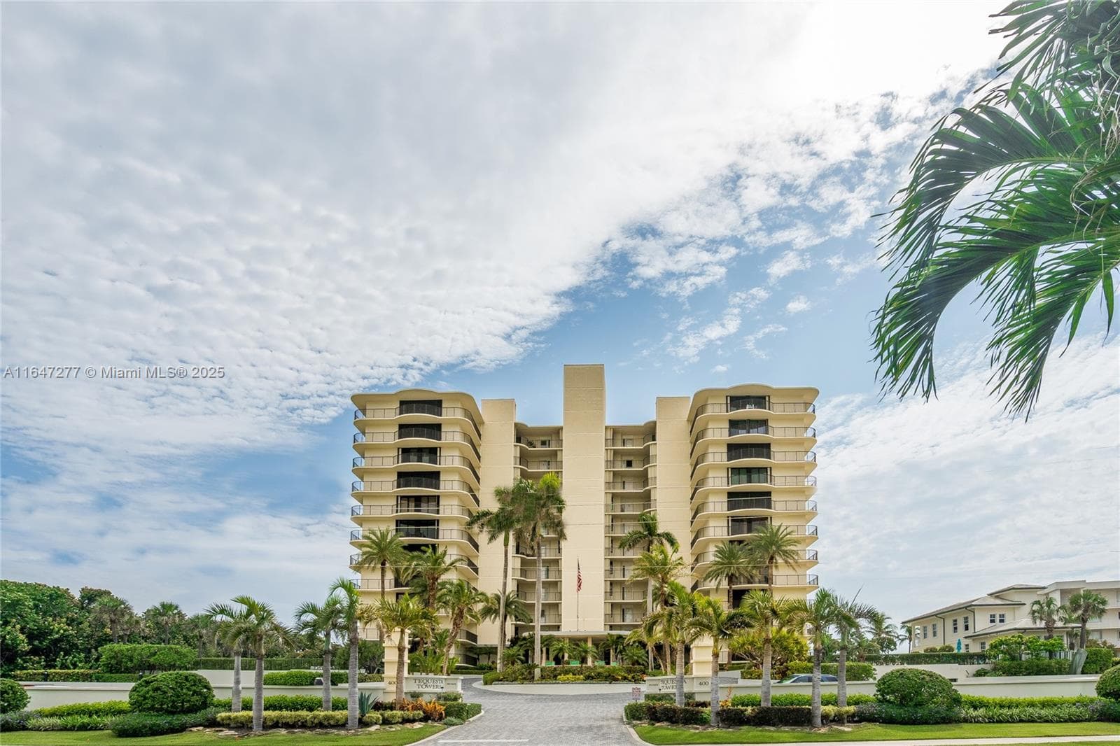 400 Beach Rd 2