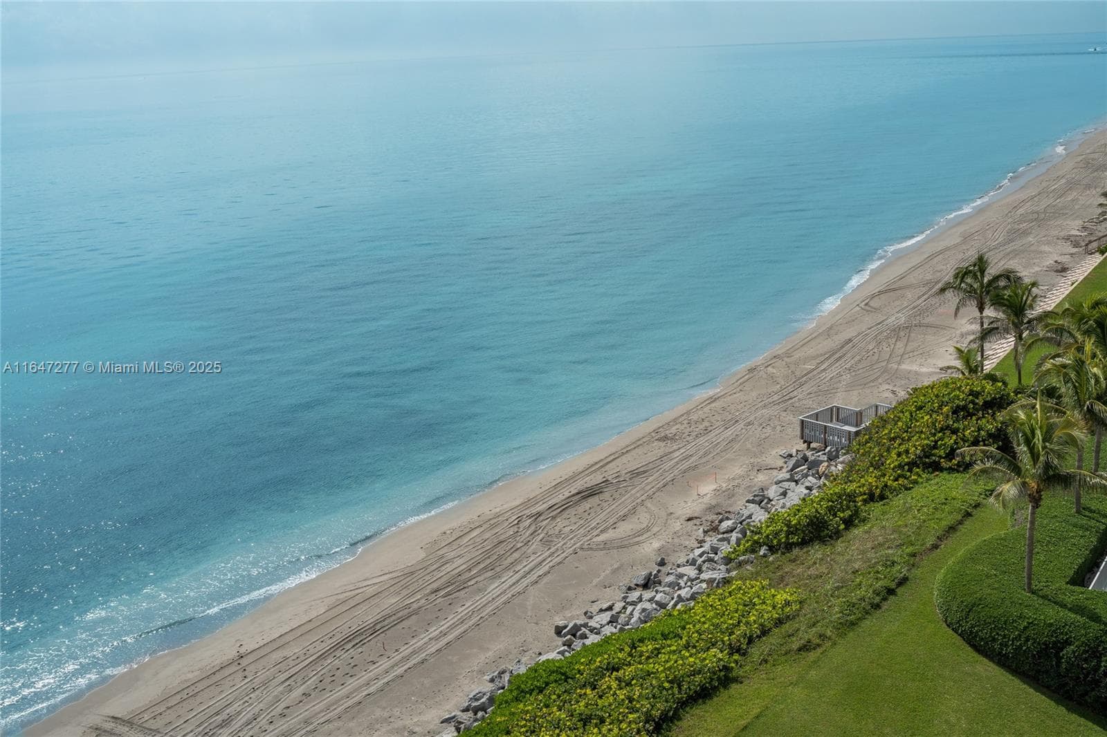 400 Beach Rd 802 photo 17