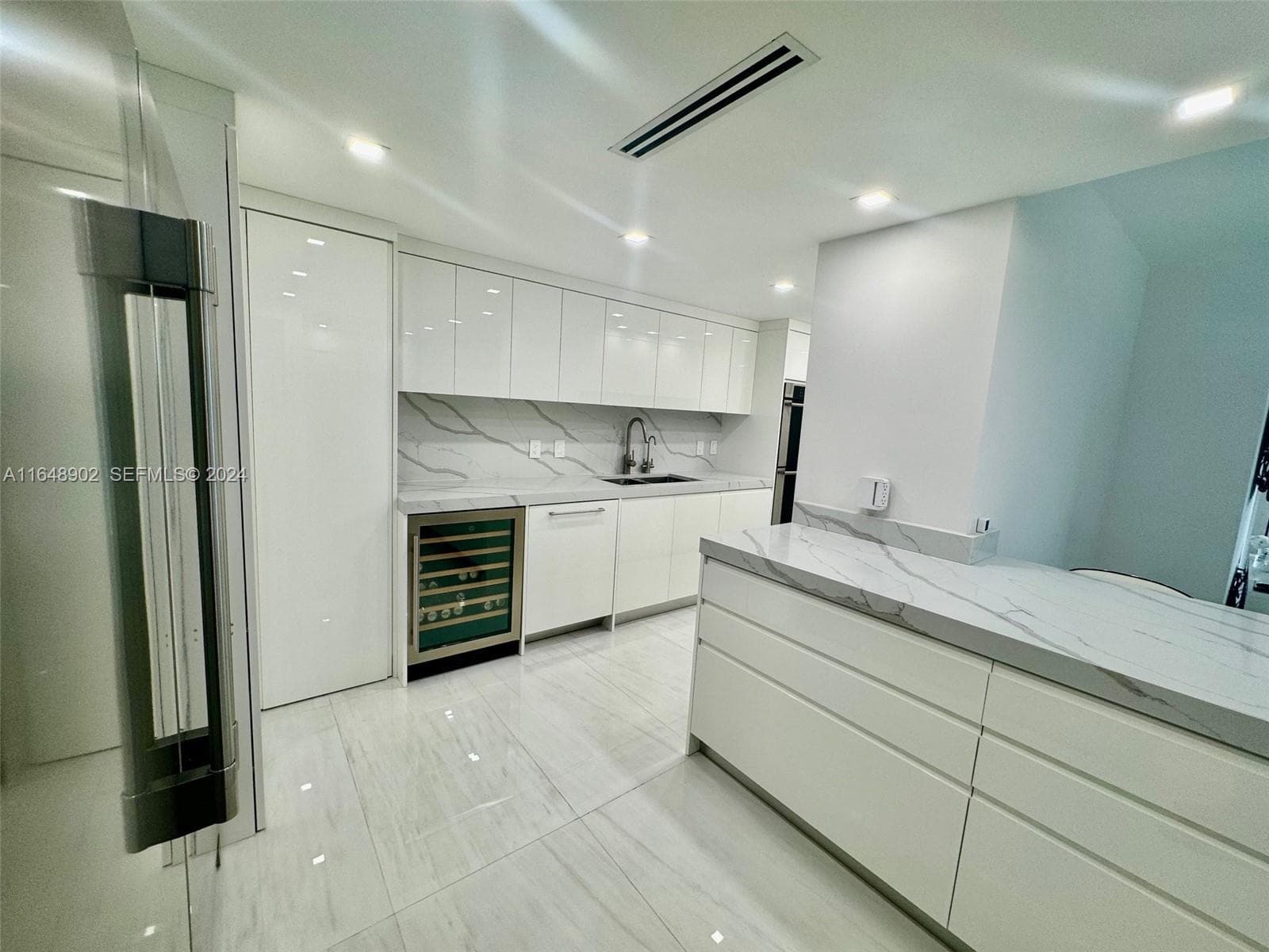 9801 Collins Ave 5U photo 2