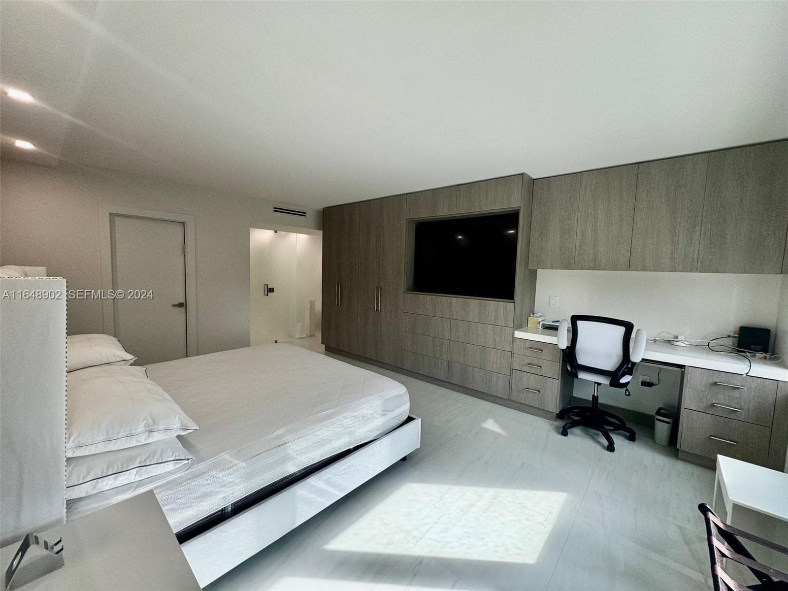 9801 Collins Ave 5U photo 24