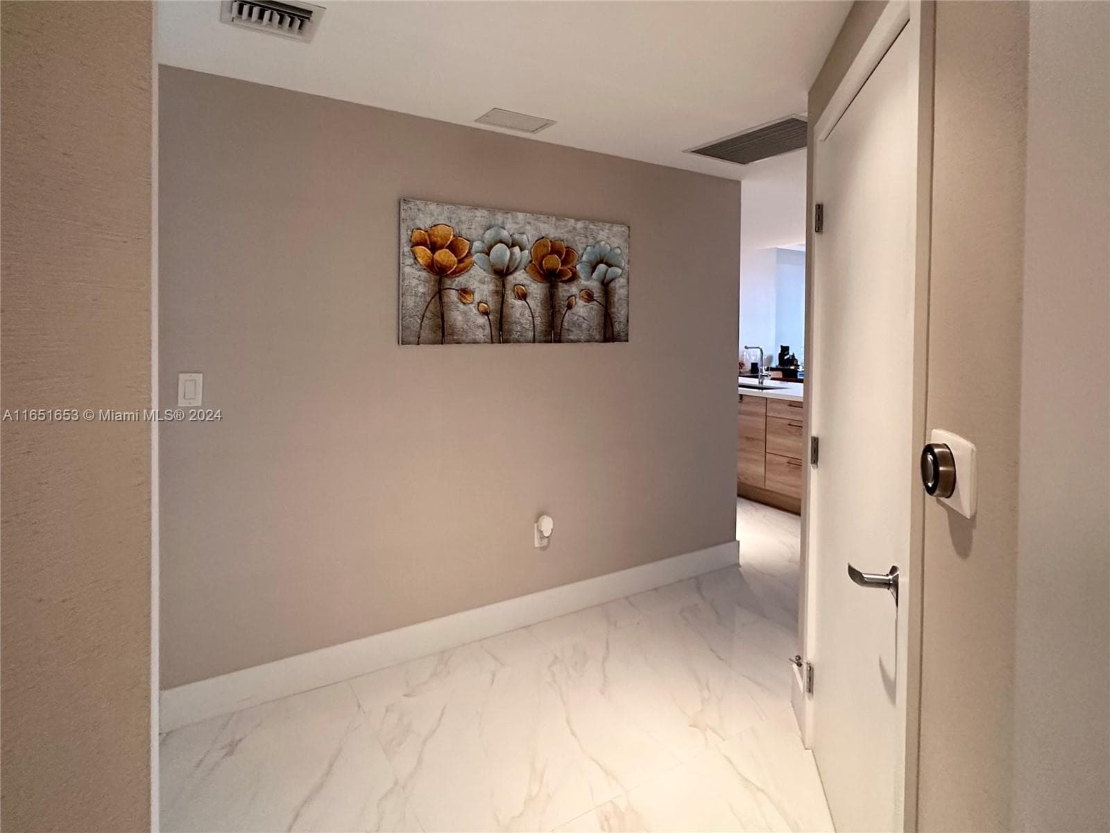 16385 Biscayne Blvd 1201 photo 8