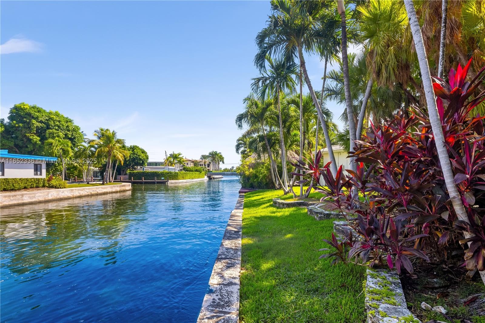 7975 Biscayne Point Cir photo 6