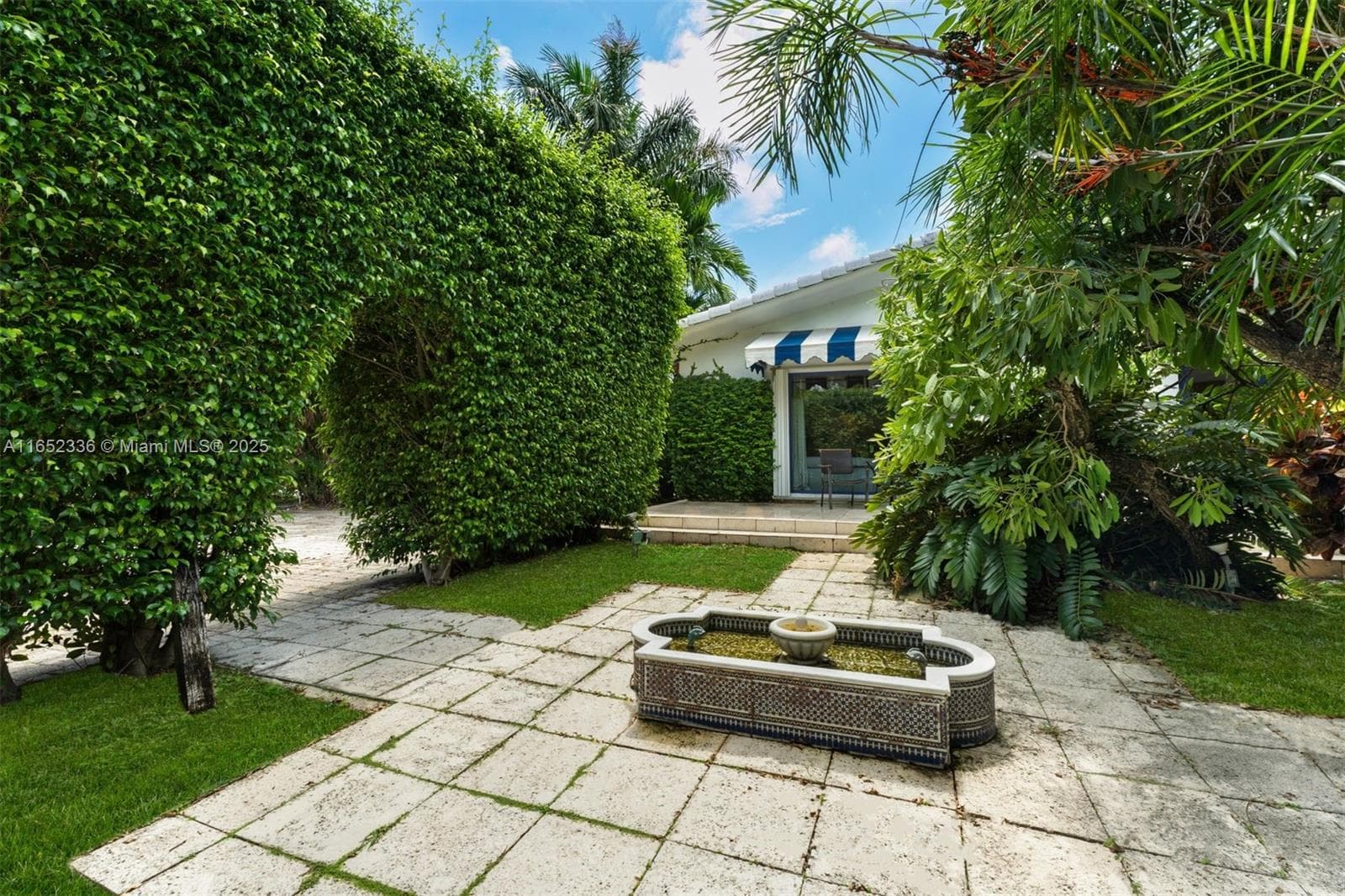 7975 Biscayne Point Cir photo 8