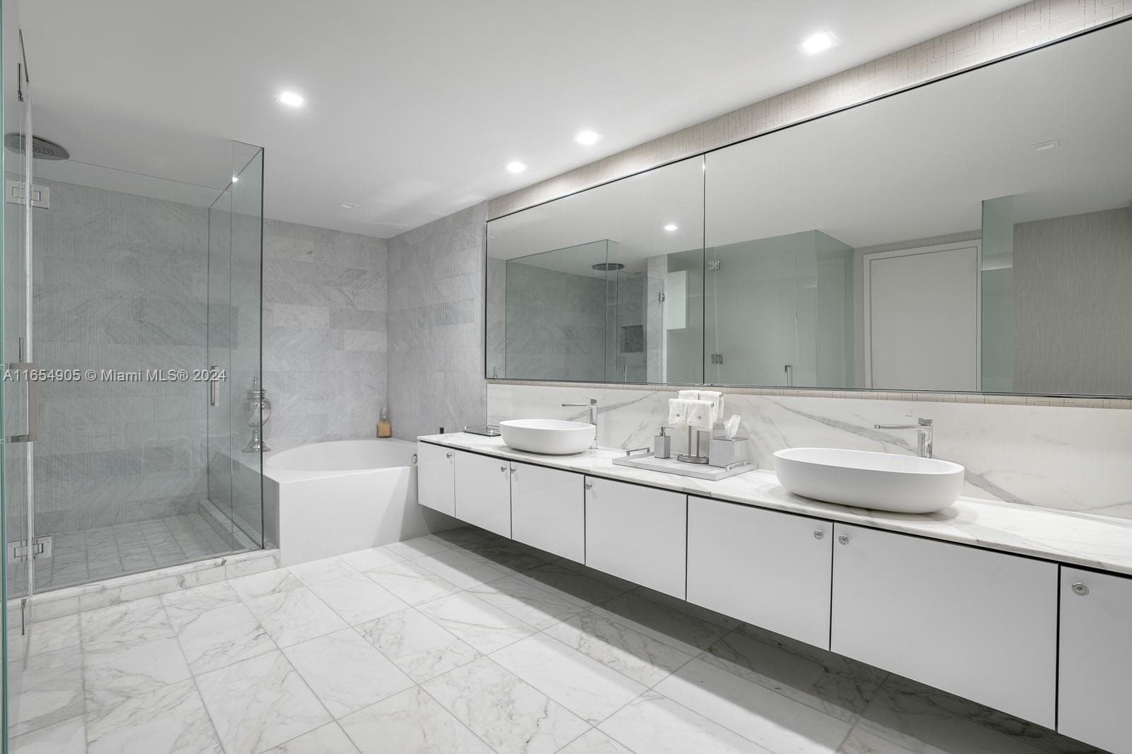 10203 Collins Ave 5