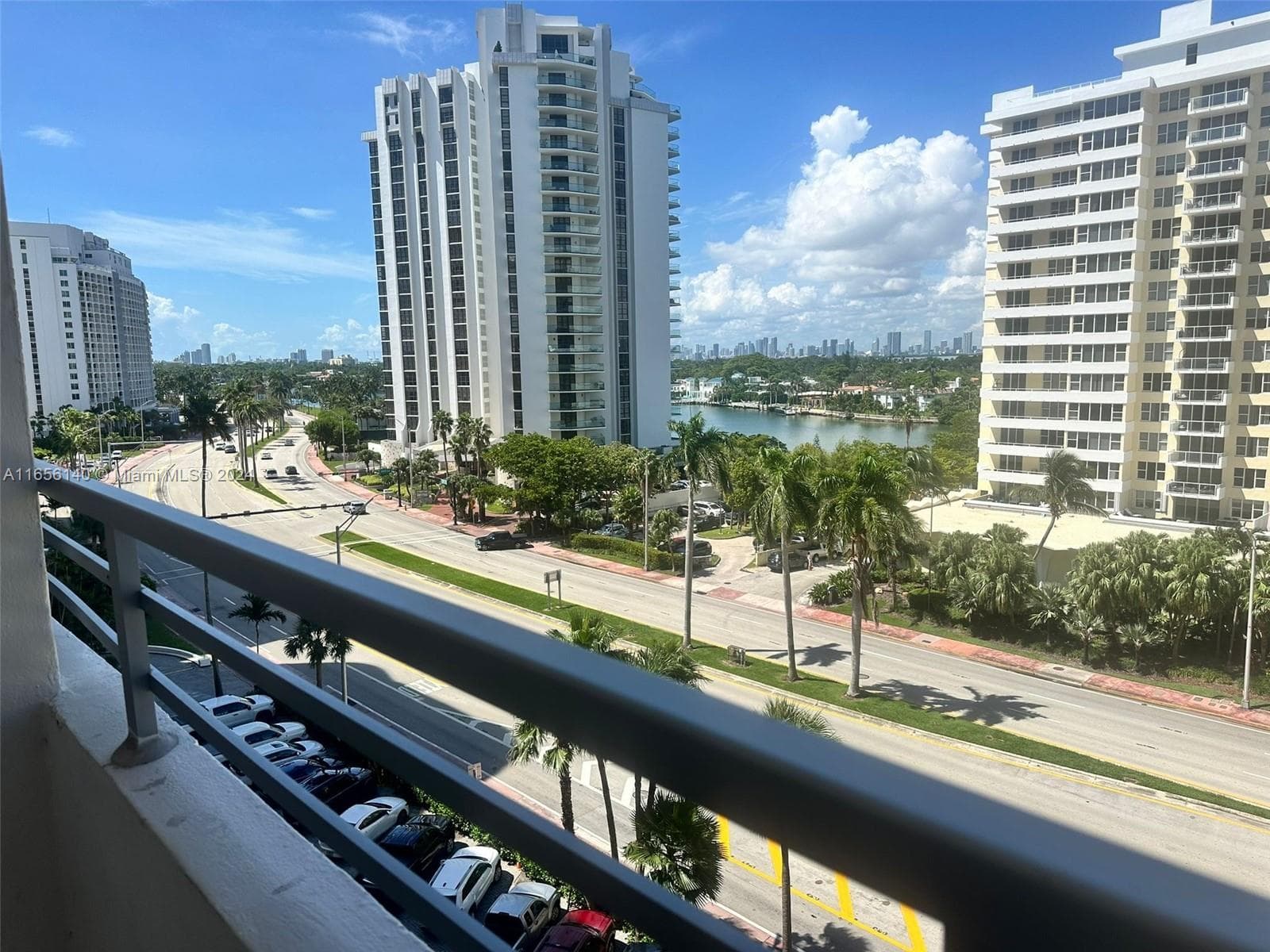 5555 Collins Ave 8Z photo 2