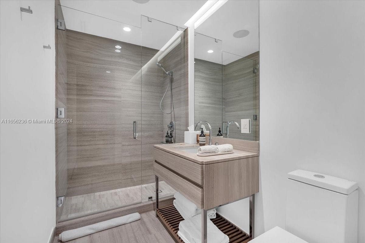 18975 Collins Ave 5302+Cabana 6 photo 13