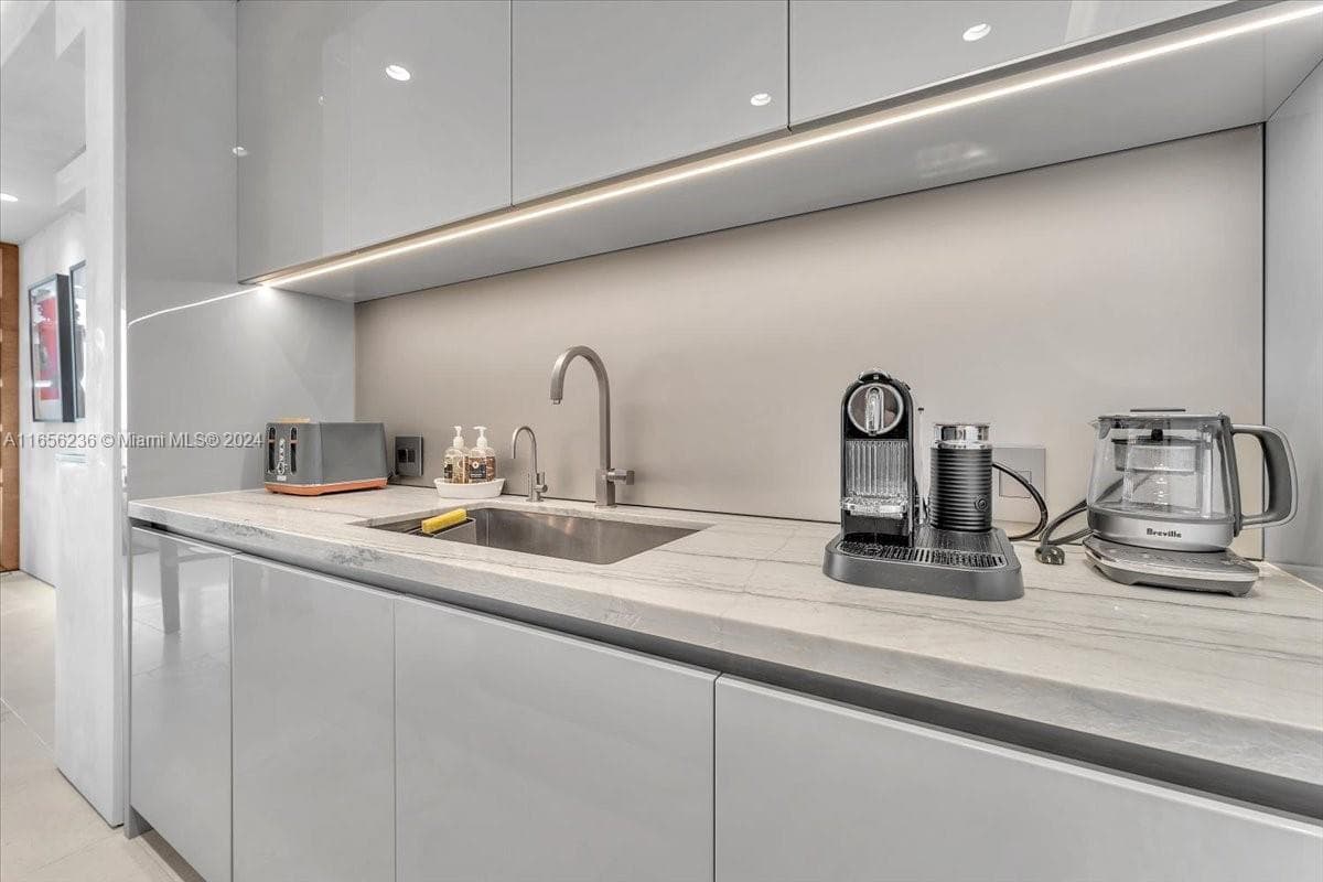 18975 Collins Ave 5302+Cabana 6 photo 25