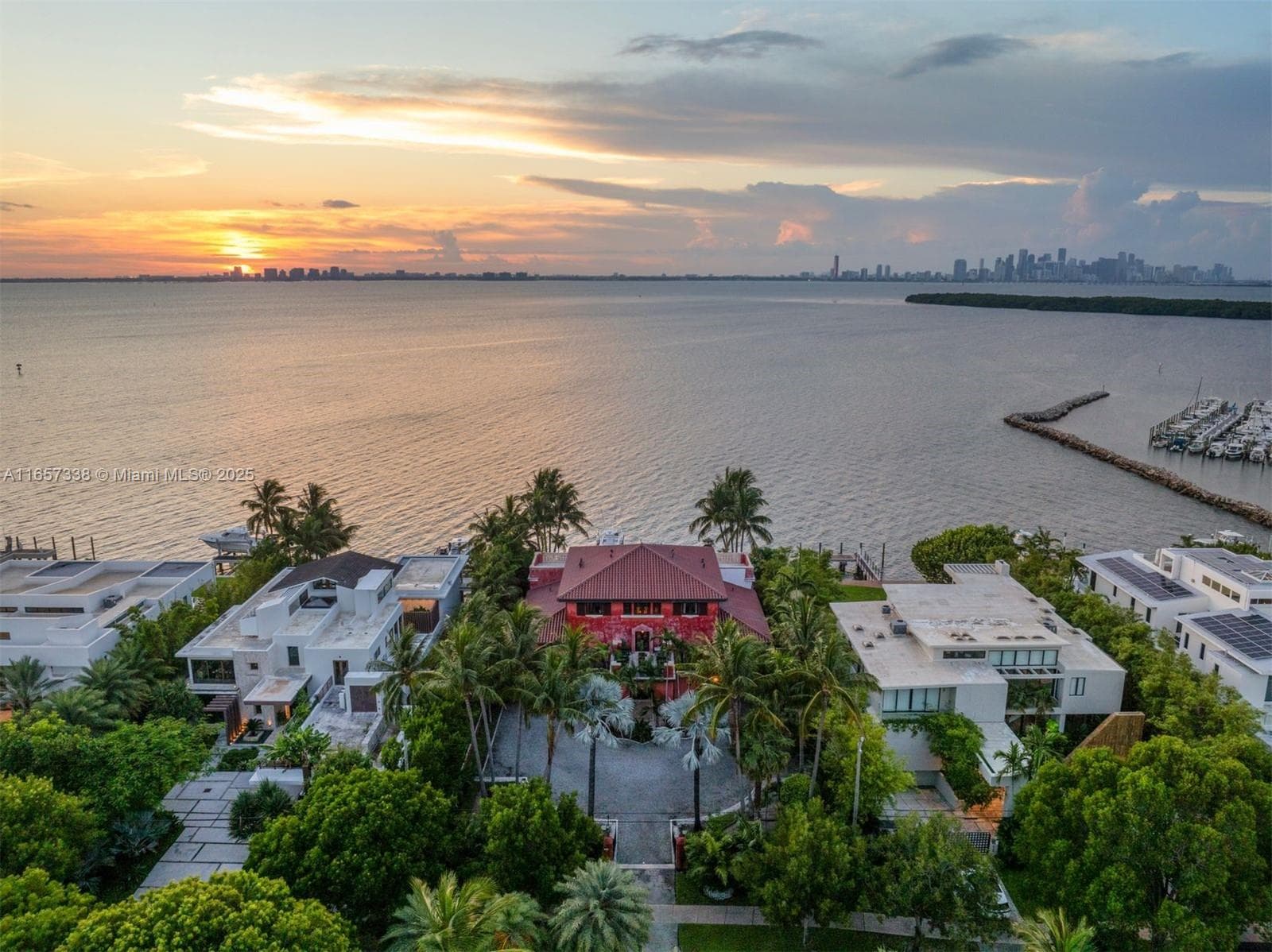 230 Harbor Drive photo 12
