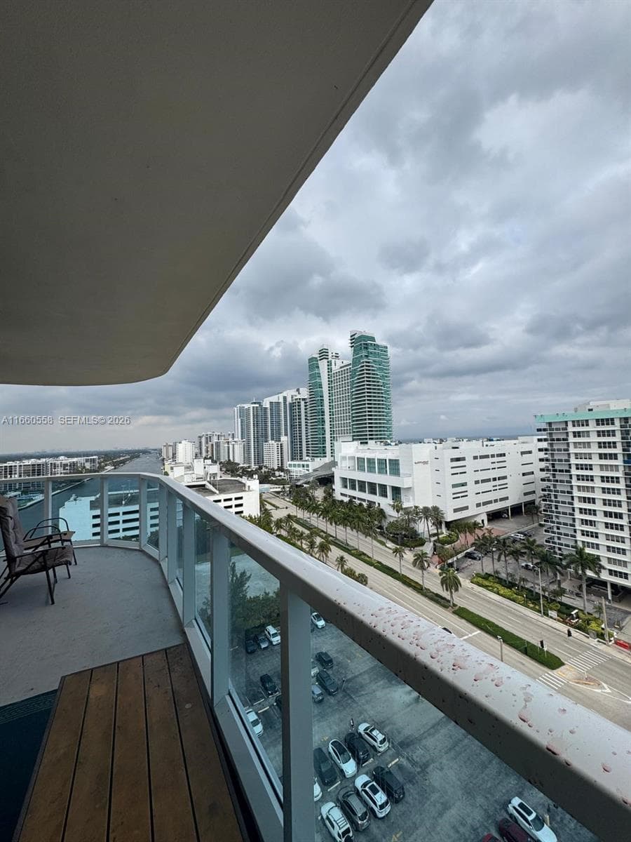 3800 Ocean Dr 5