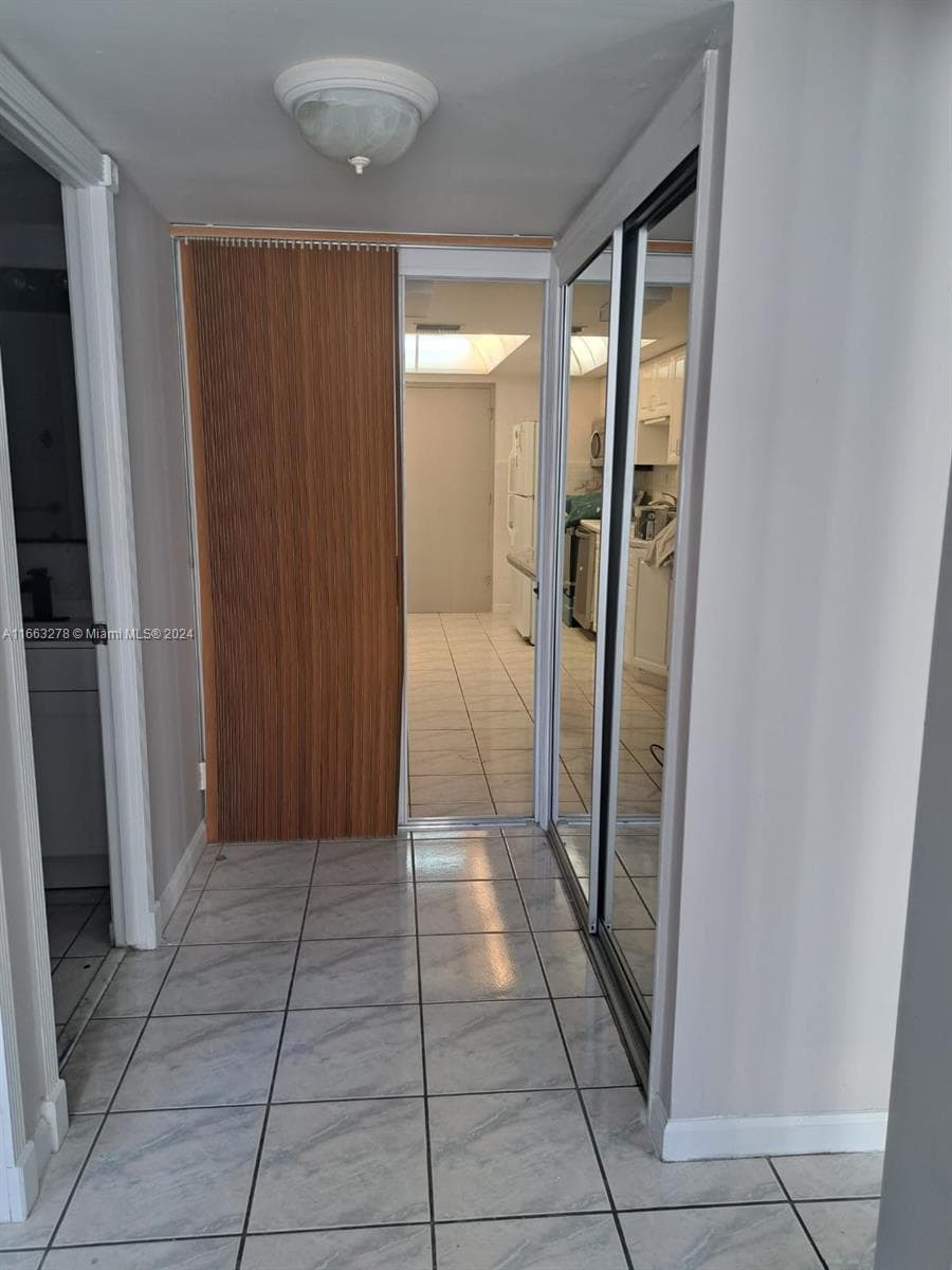 18061 Biscayne Blvd 702 photo 16