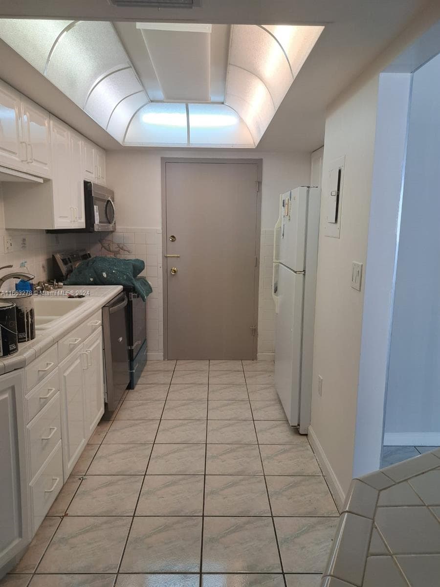 18061 Biscayne Blvd 702 photo 19