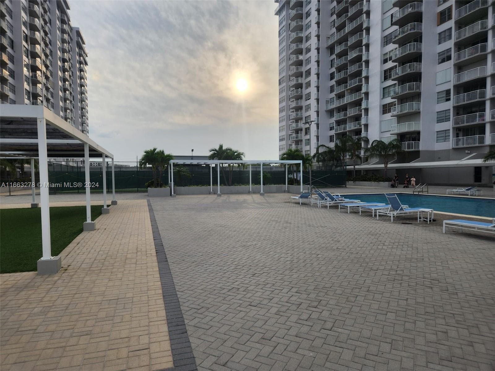 18061 Biscayne Blvd 702 photo 25