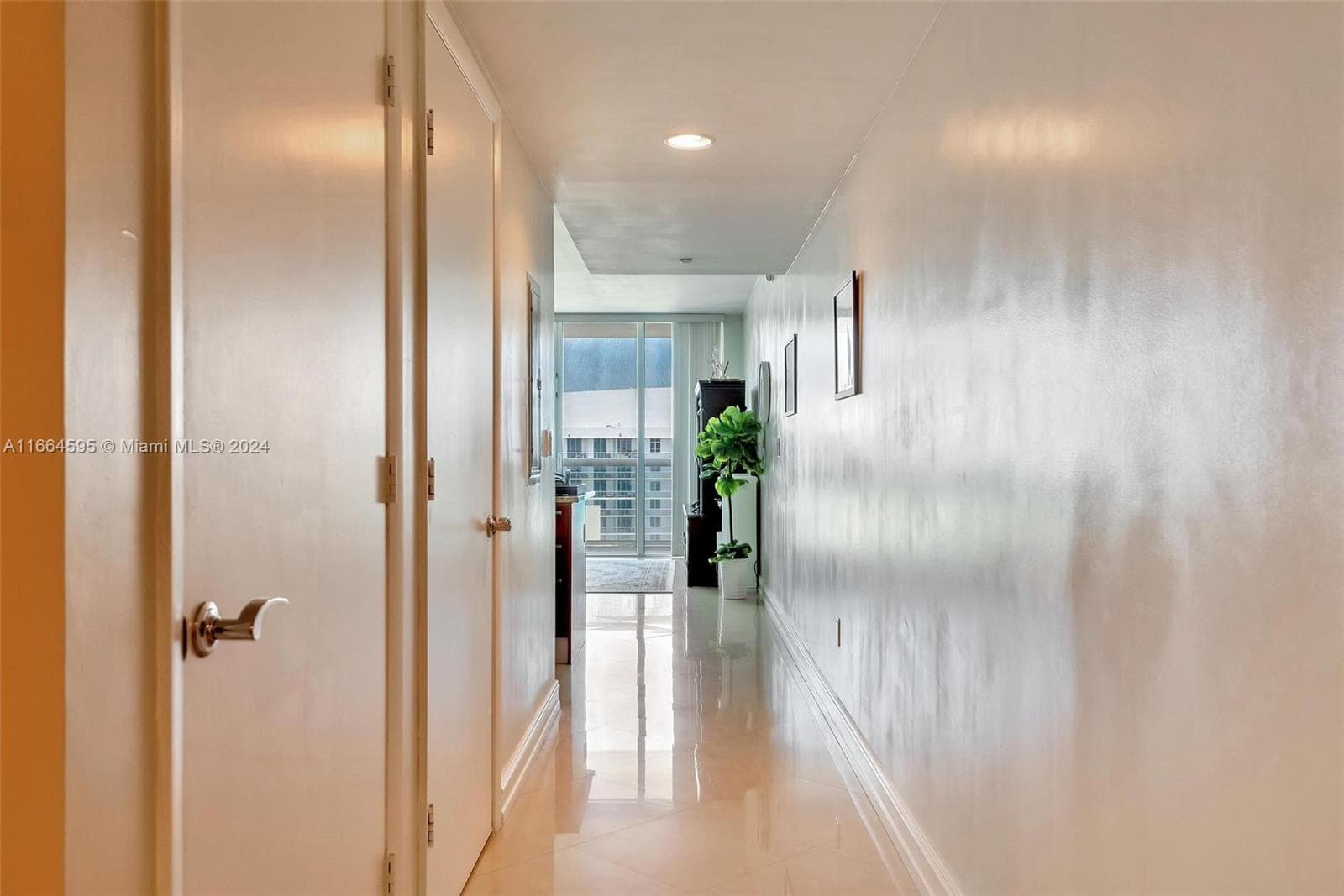 1830 Ocean Dr 5