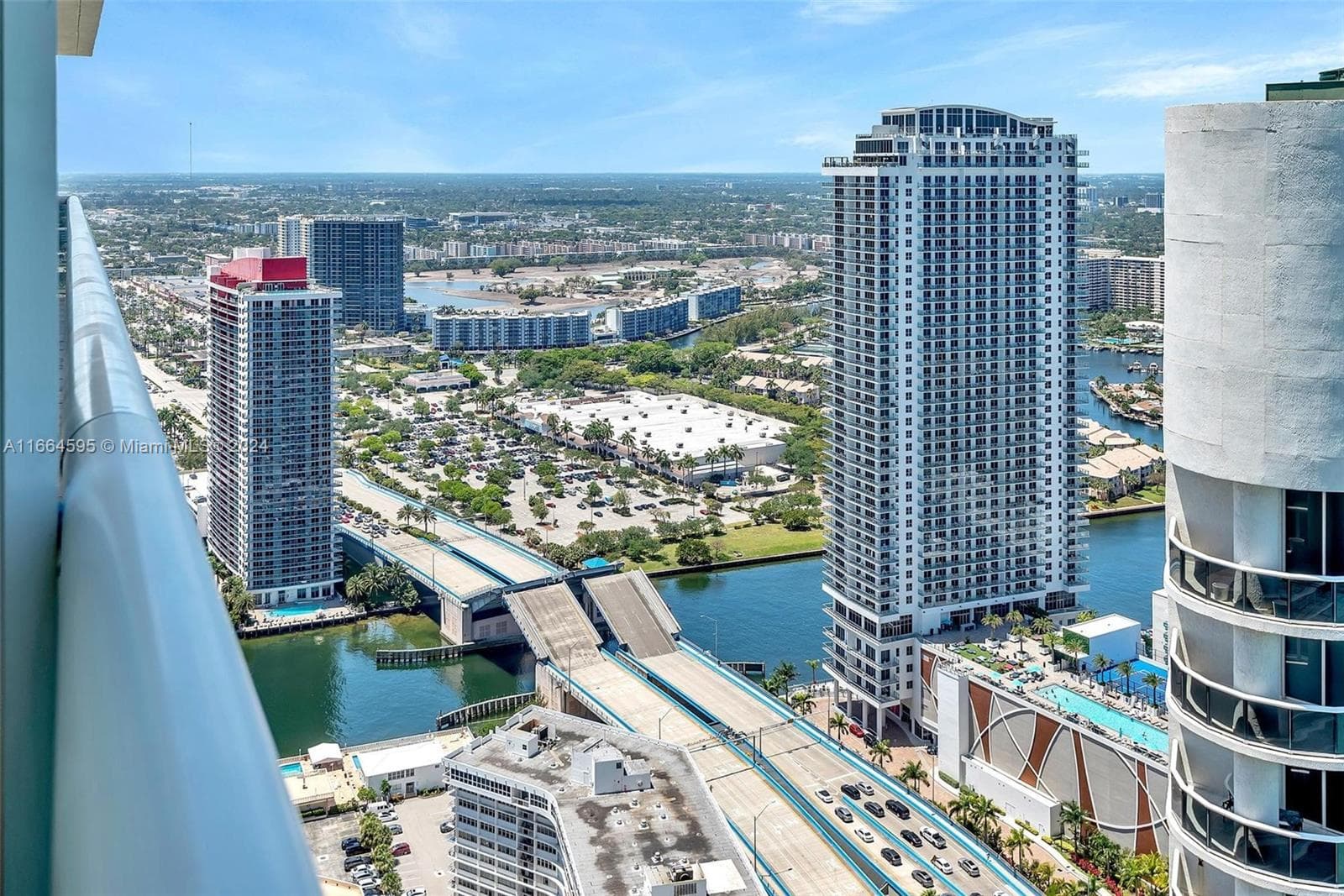 1830 Ocean Dr 4709 photo 20