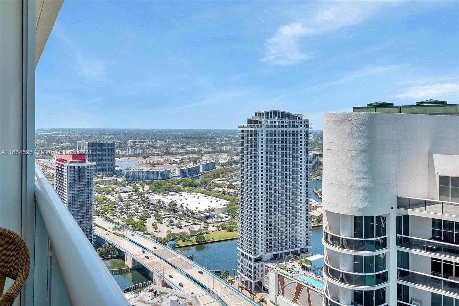1830 Ocean Dr 4709 photo 14