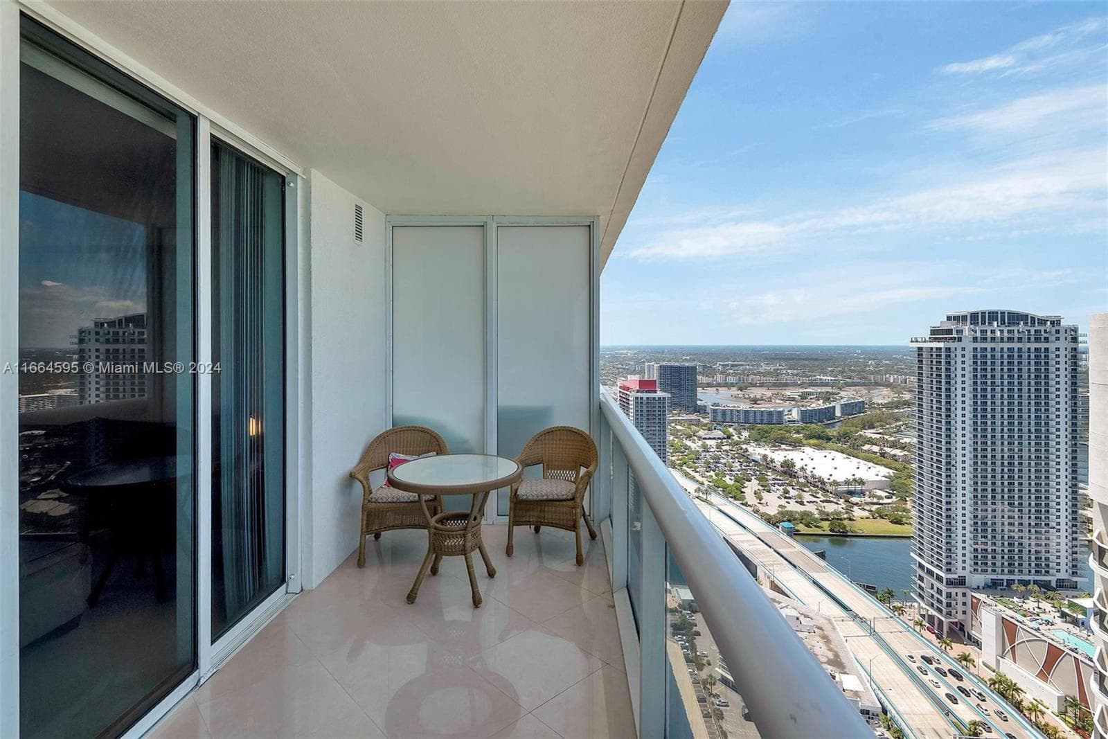 1830 Ocean Dr 4709 photo 19