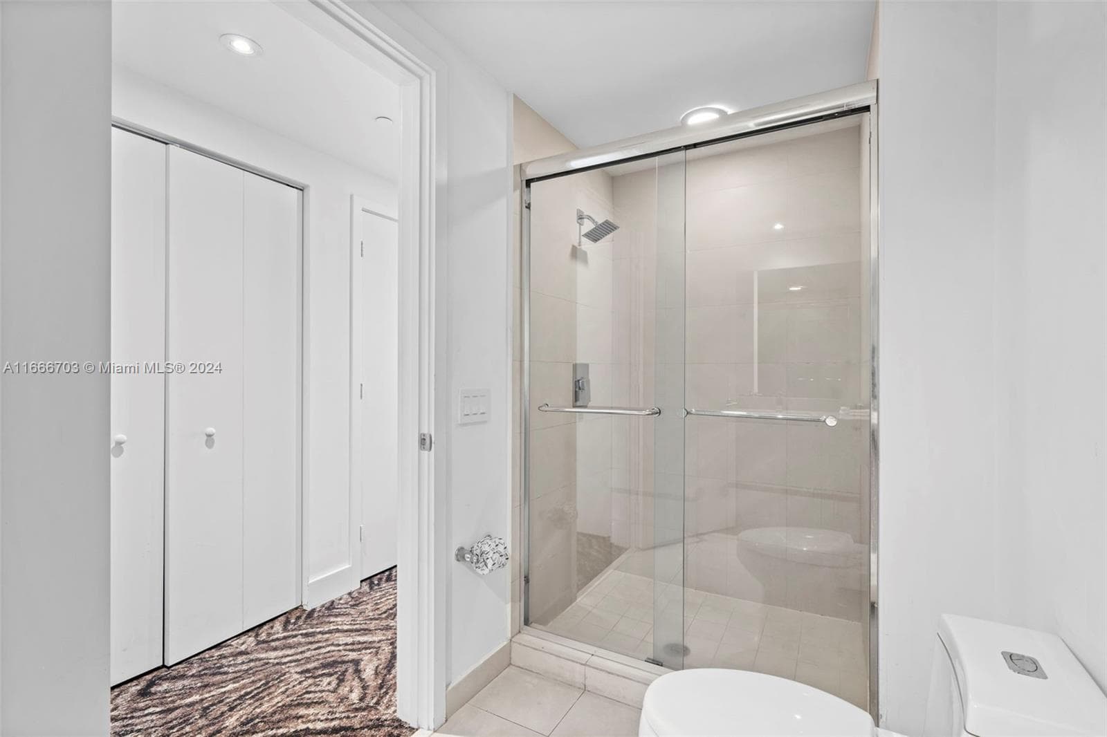 4111 Ocean Dr 1406 photo 7