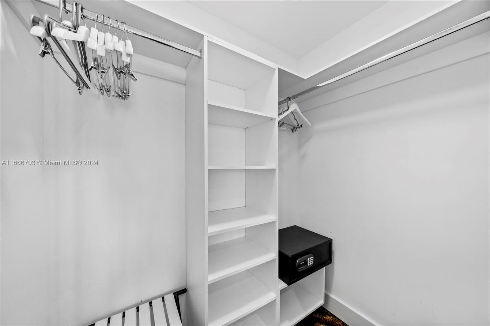 4111 Ocean Dr 5