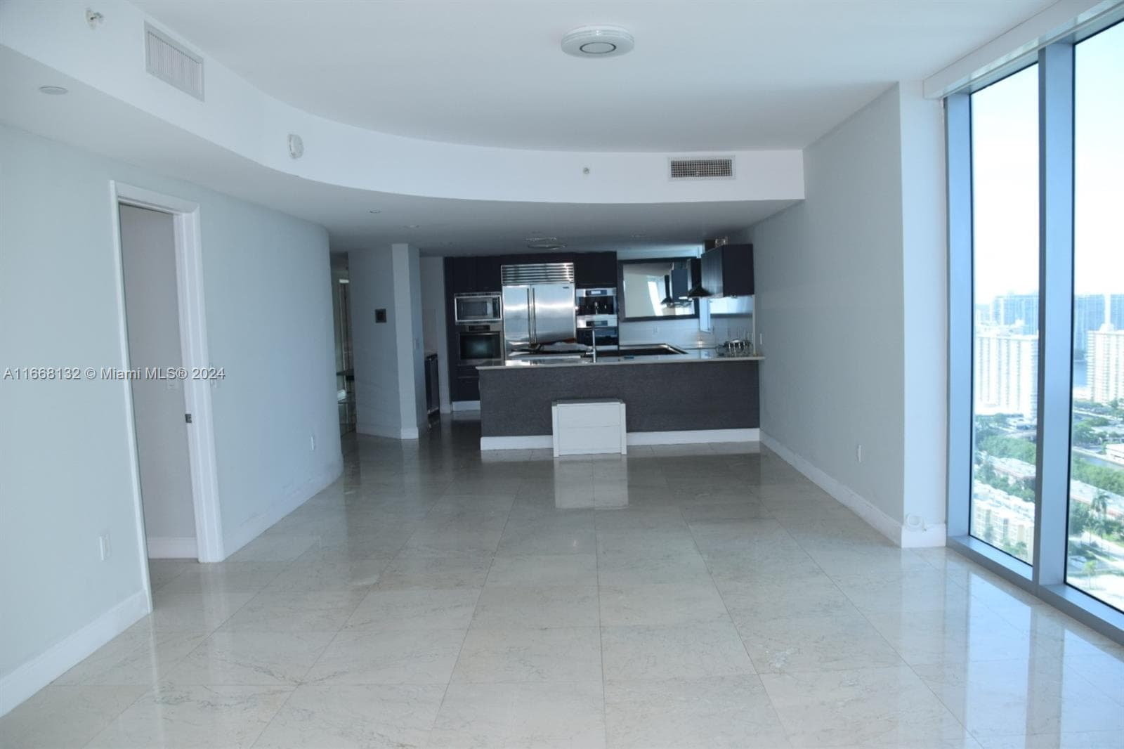 17001 Collins Ave 5