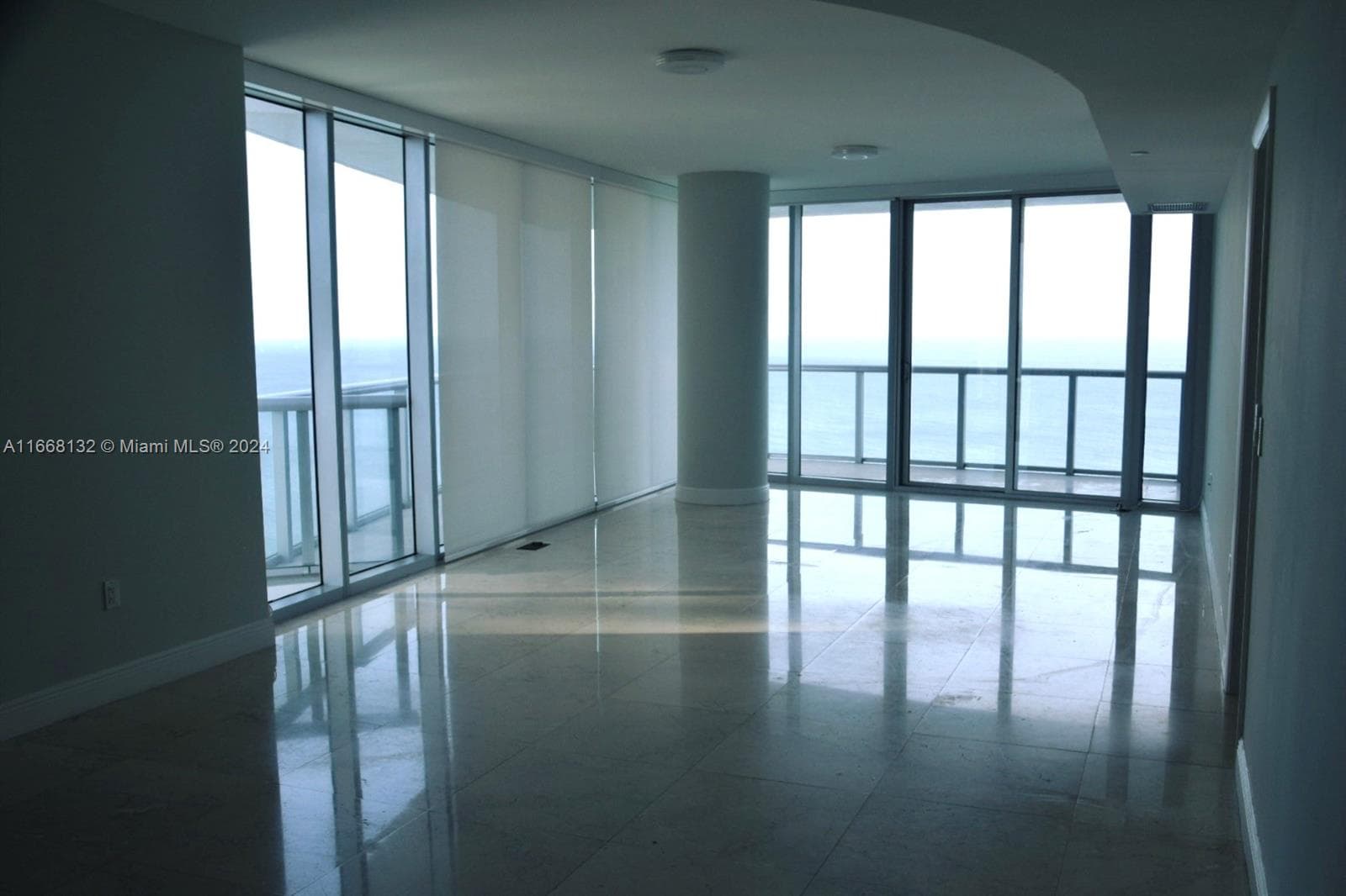 17001 Collins Ave 4