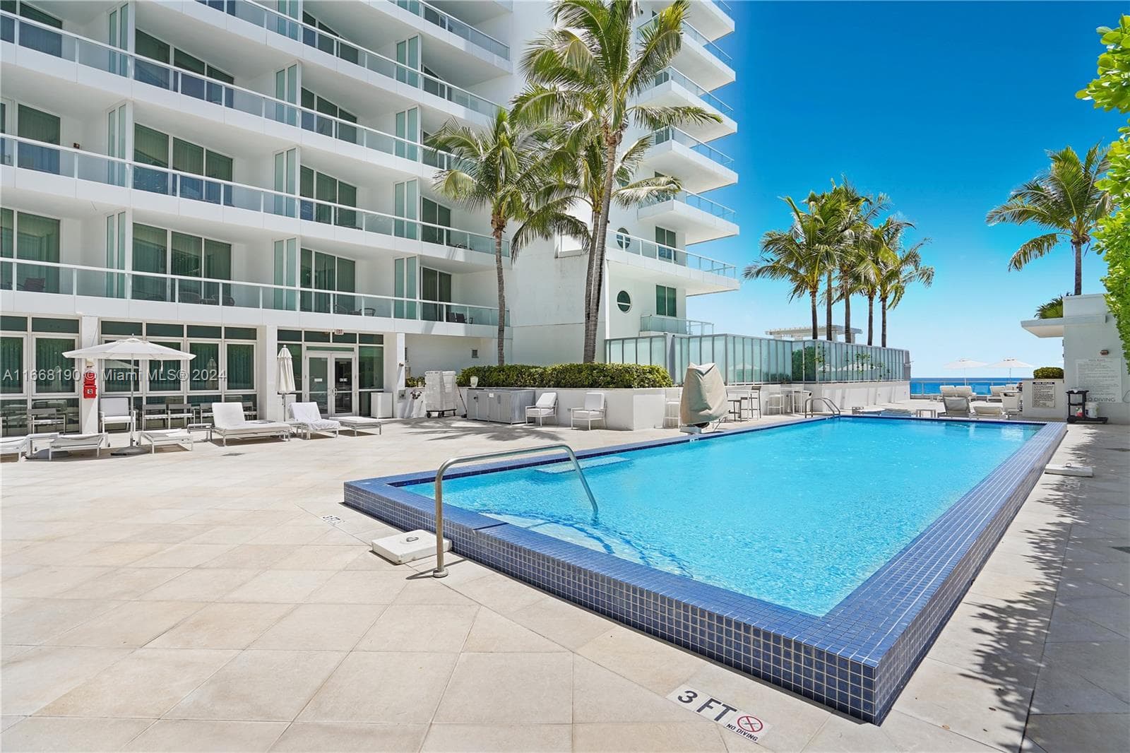 4391 Collins Ave 1502 photo 12