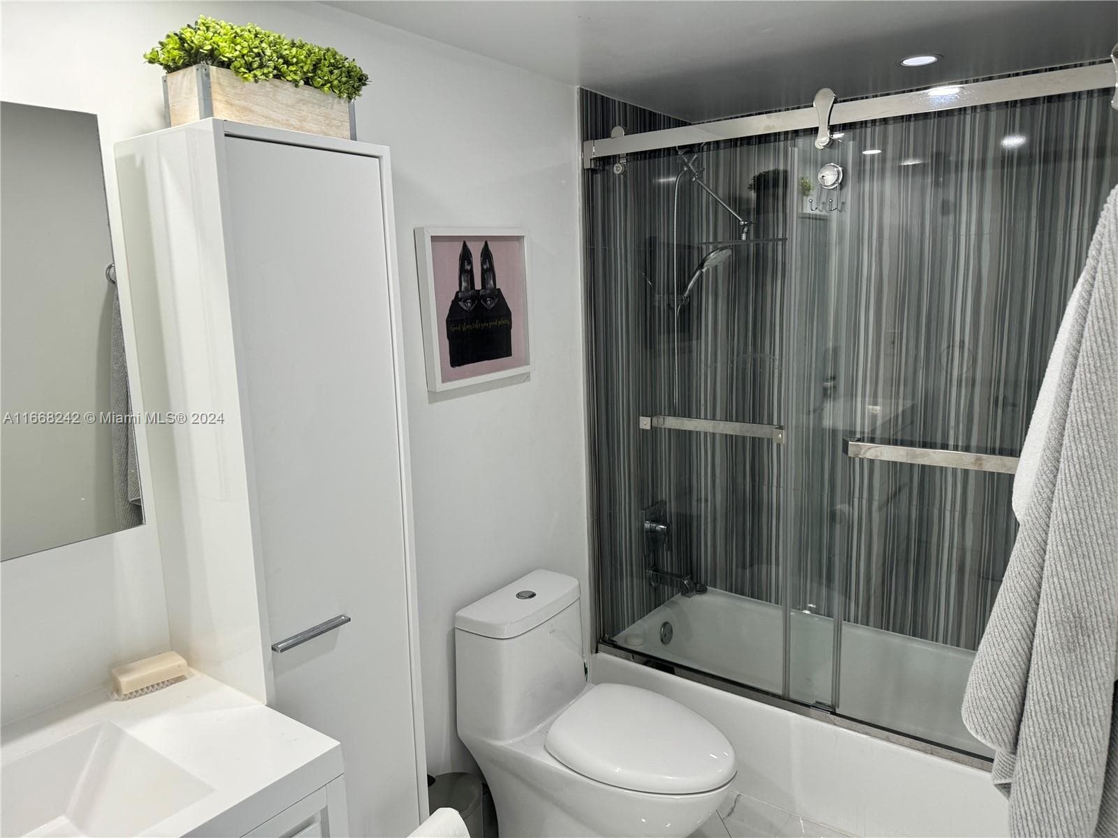 19370 Collins Ave 1208 photo 10