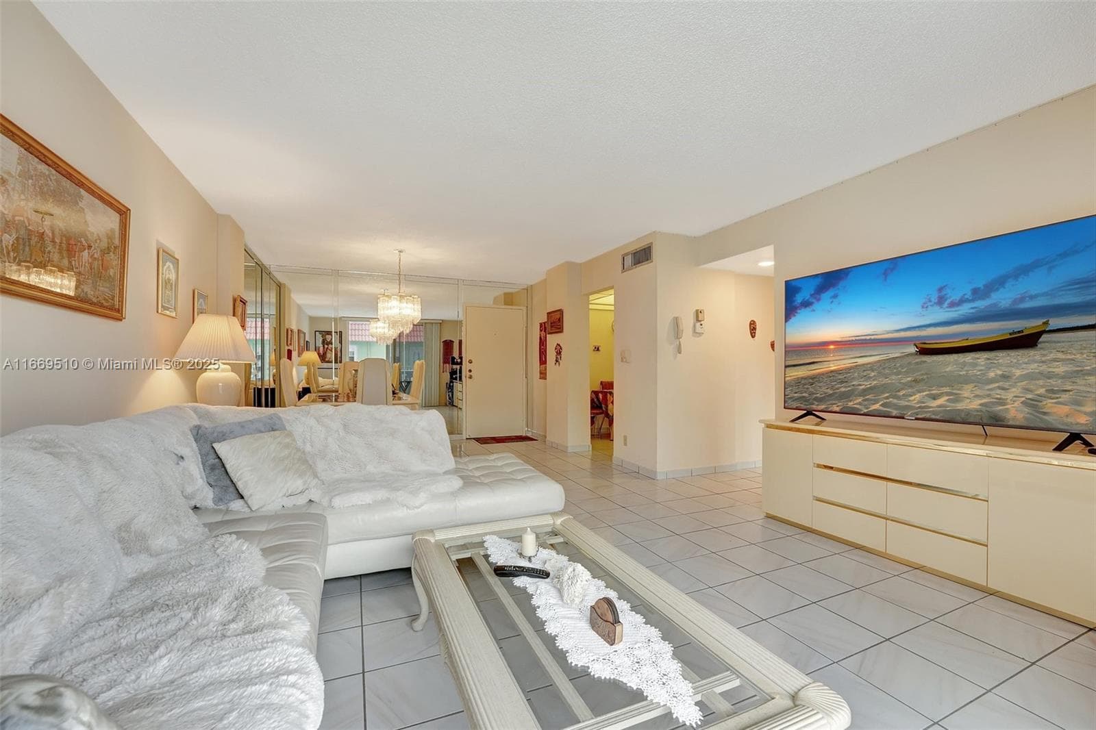 3113 S Ocean Dr 402 photo 6