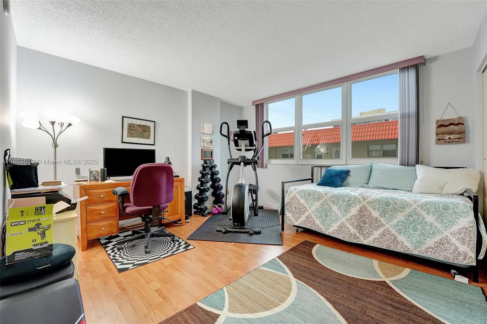 3113 S Ocean Dr 402 photo 9