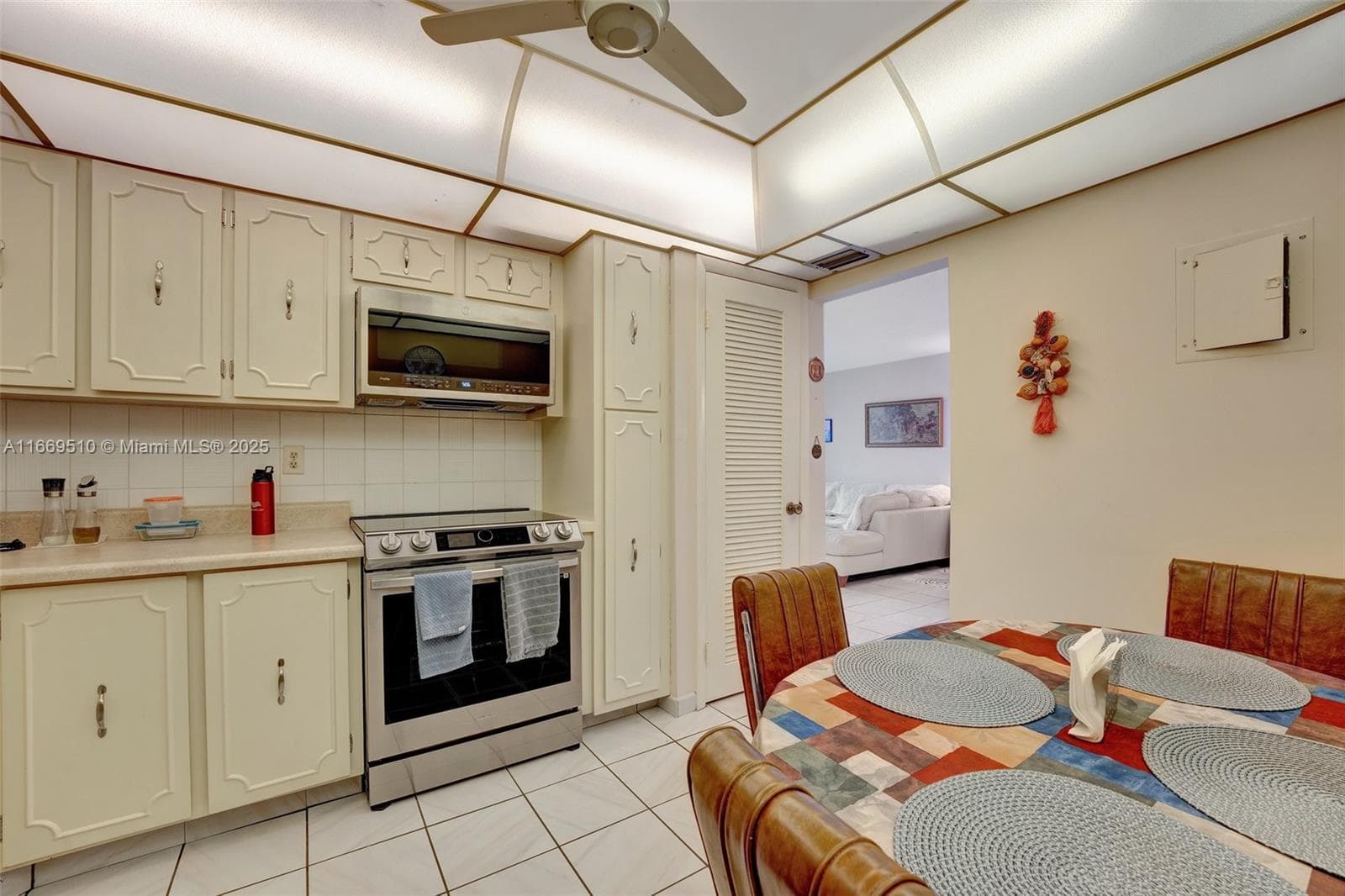 3113 S Ocean Dr 402 photo 14