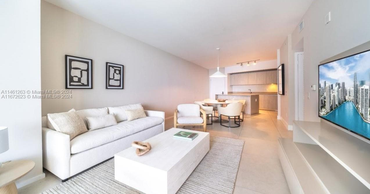 4111 Ocean Dr 5
