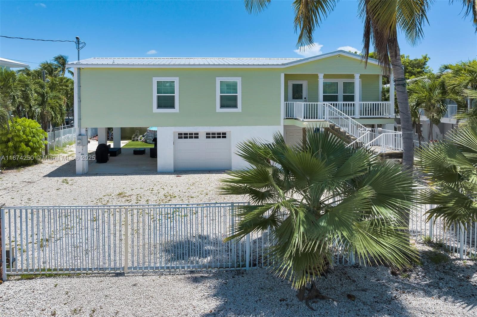 121 Venetian Dr 1