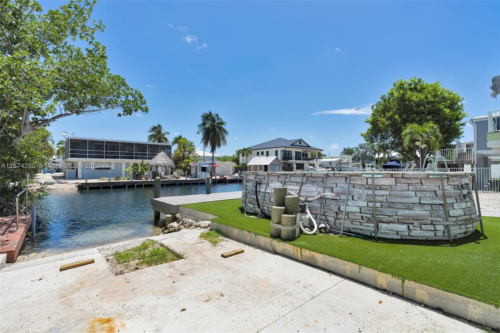 121 Venetian Dr photo 18