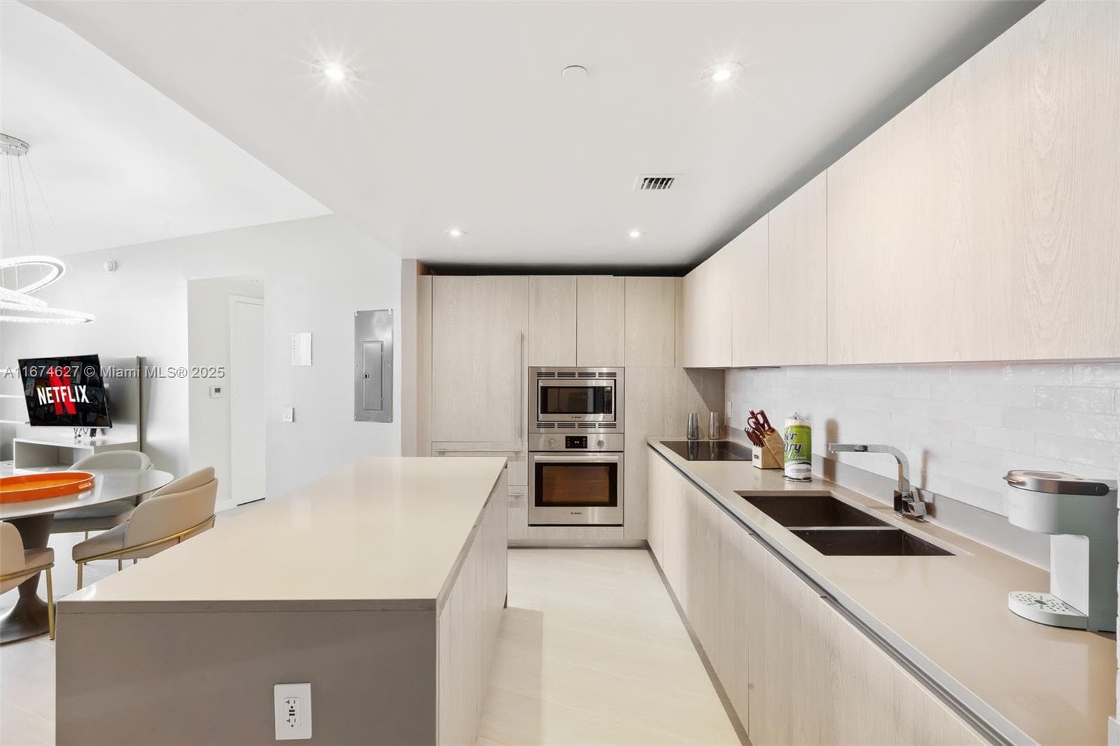 4111 Ocean Dr 2