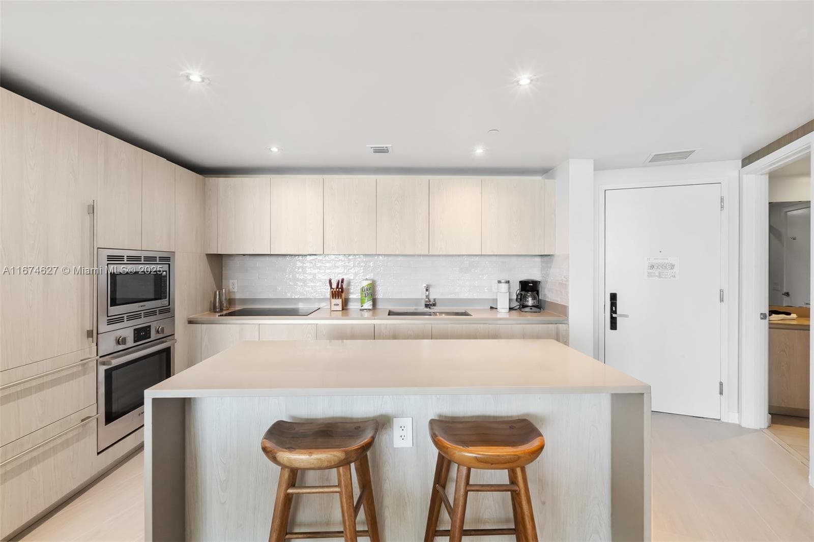 4111 Ocean Dr 5