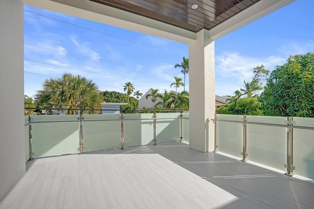 4524 Sea Grape Drive N photo 22