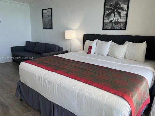 19201 Collins Ave 747 photo 7