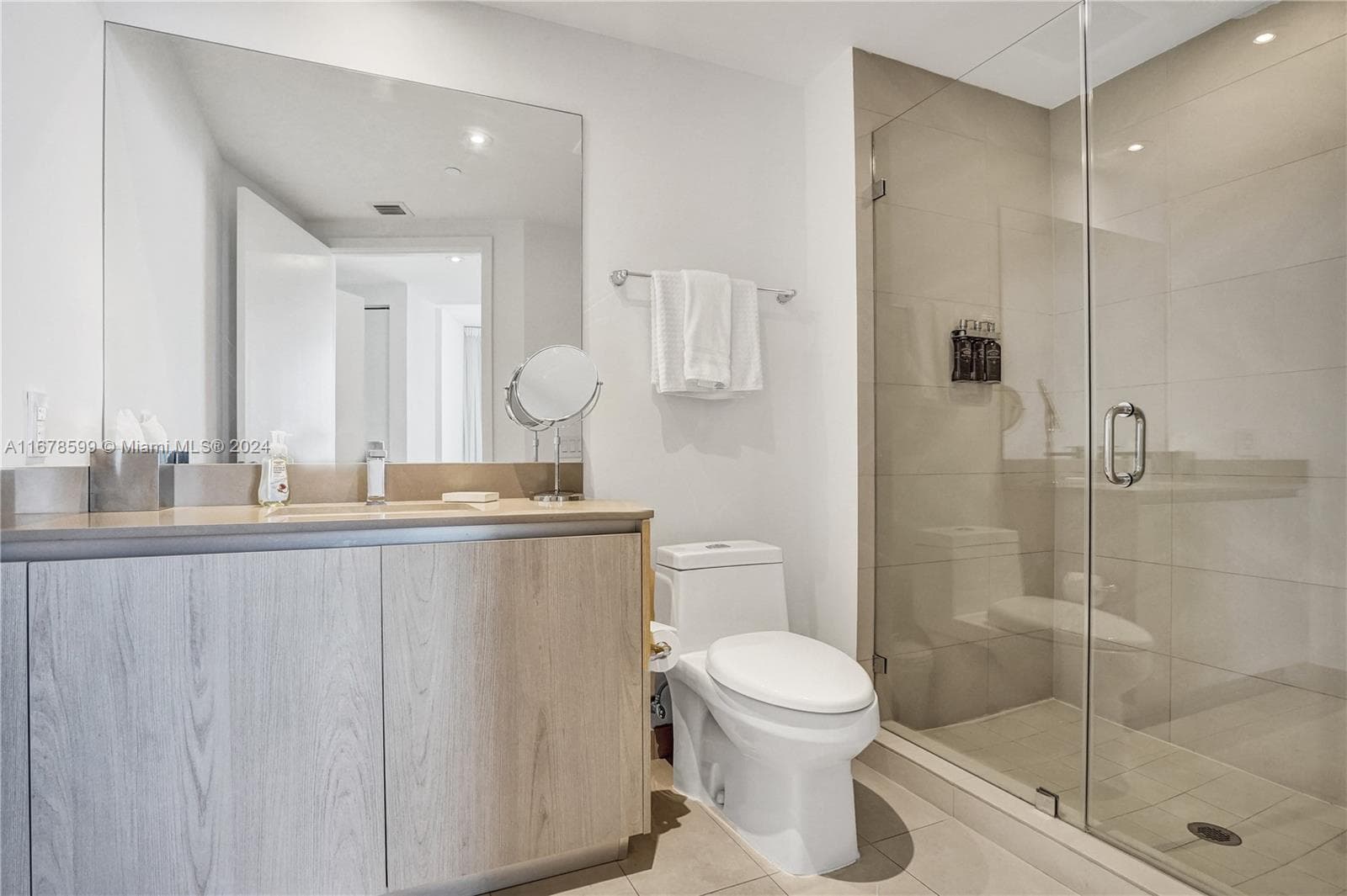 4111 Ocean Dr 1201 photo 25