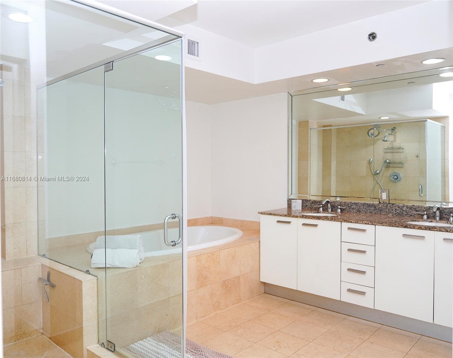 1830 Ocean Dr 5