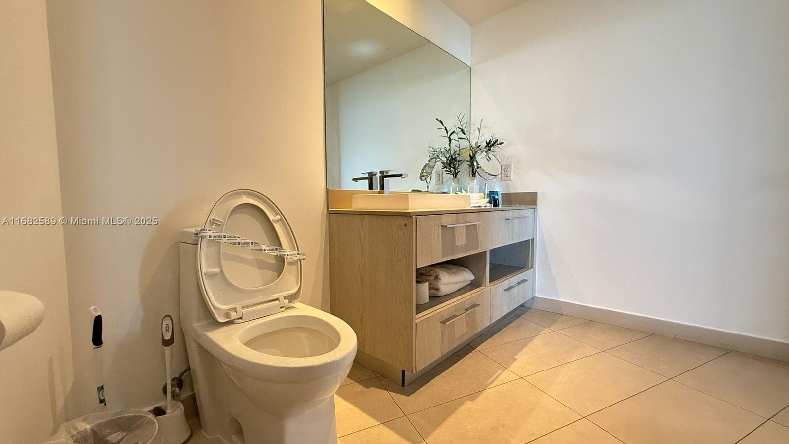 4111 Ocean Dr 3312 photo 22