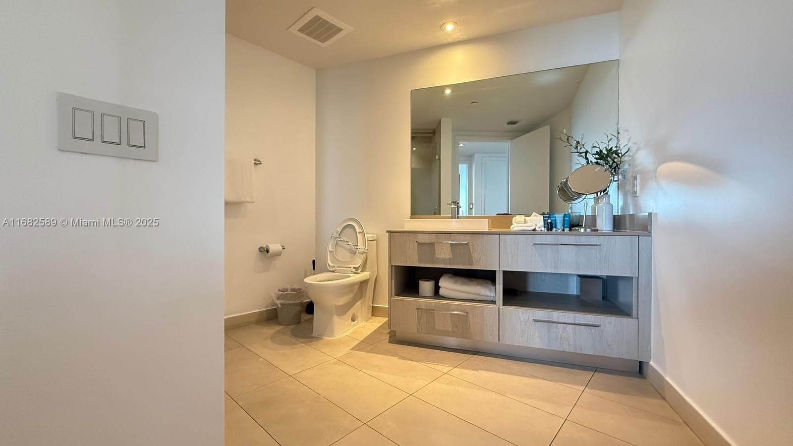 4111 Ocean Dr 3312 photo 15