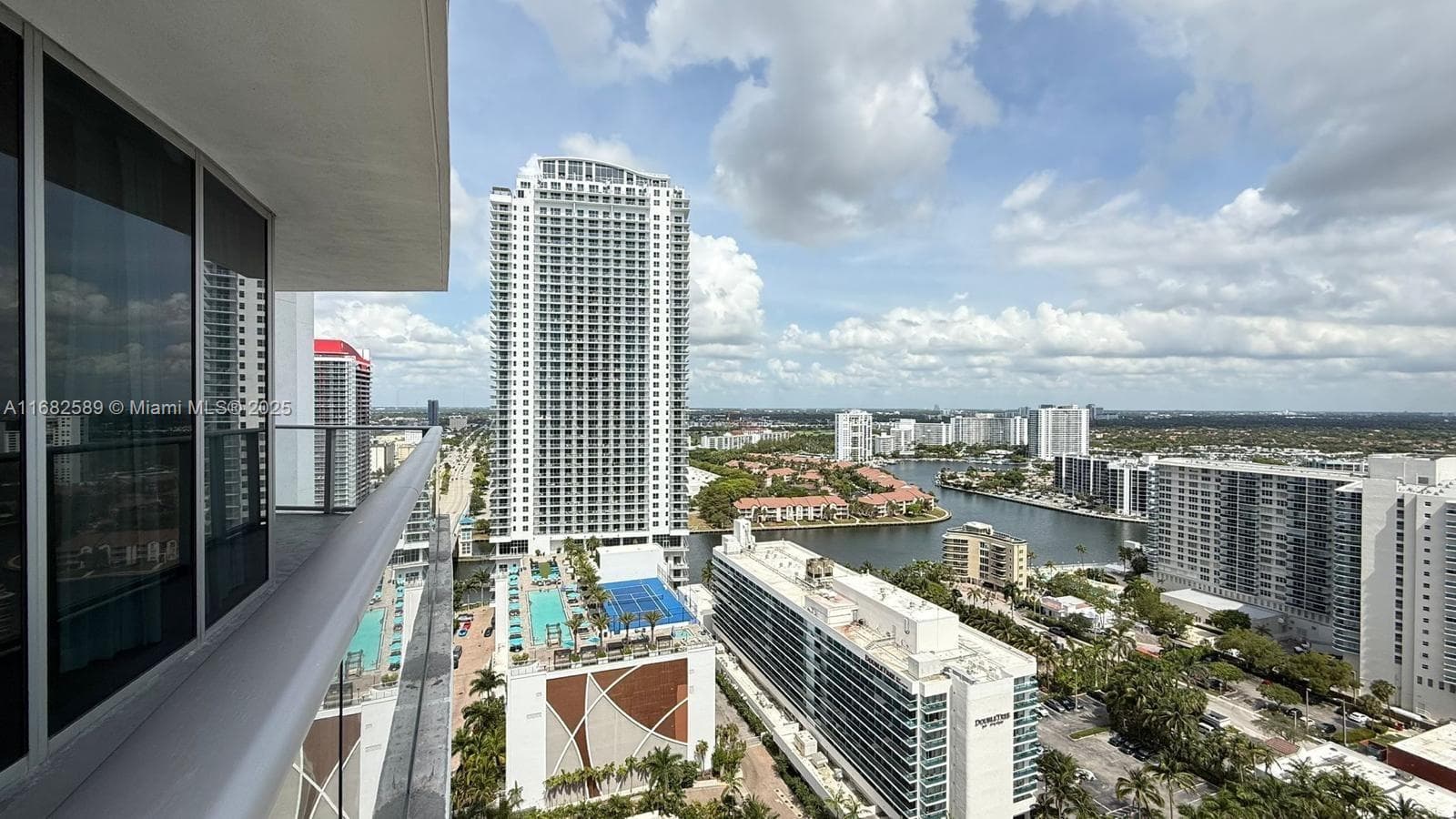 4111 Ocean Dr 3312 photo 11